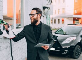 Helft van de Nederlanders weet niet goed wat hun auto per maand kost