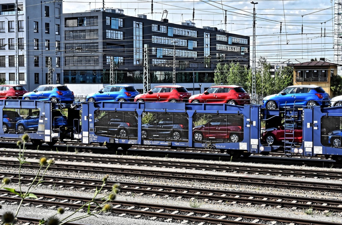 Brand uitgebroken in goederentrein met auto's