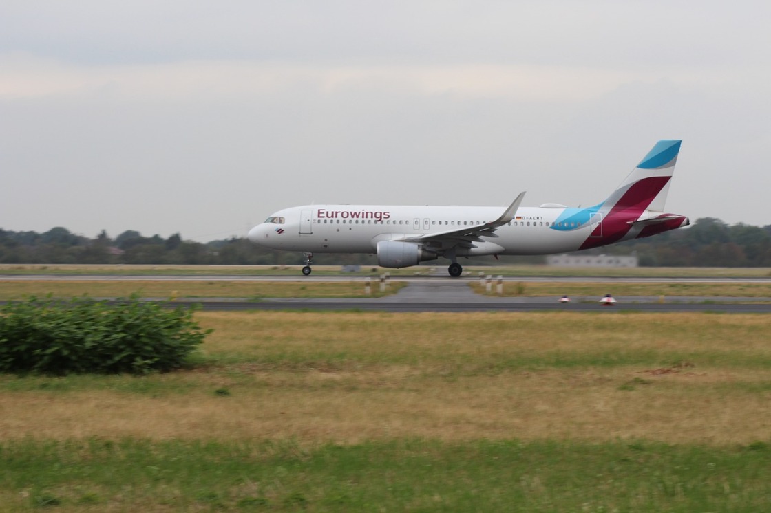 Bijna helft van de vluchten met Eurowings geschrapt door staking