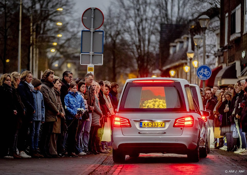 Massale belangstelling voor uitvaart Hilversumse zusjes die omkwamen na ongeluk