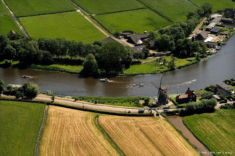 Na hevige regen sluizen dicht en advies om niet te varen op de Vecht