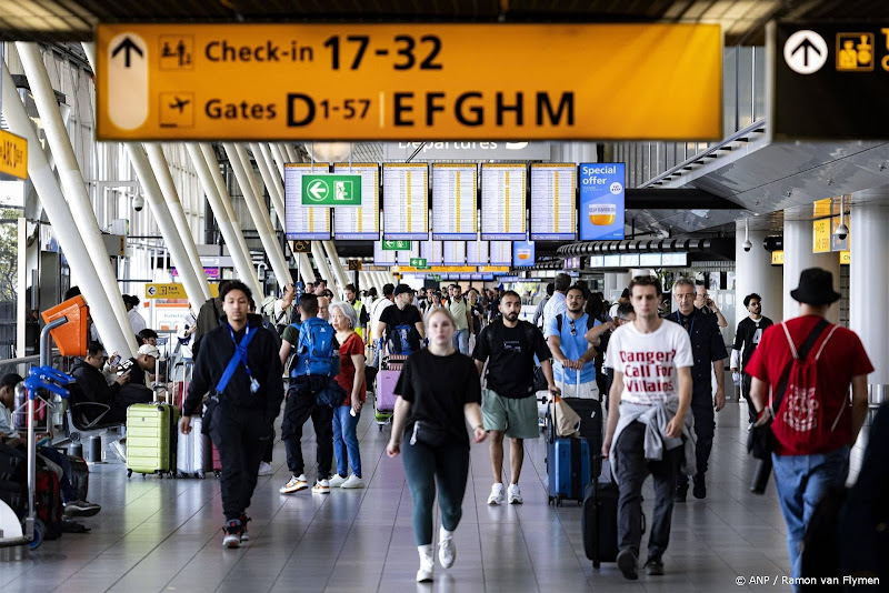 Schiphol wil van krapste Europese luchthaven naar middenmoot