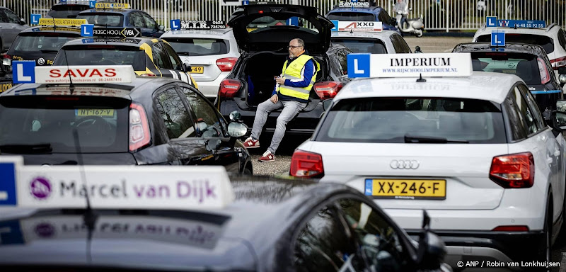 Prijs rijlessen fors gestegen volgens AutoTrack