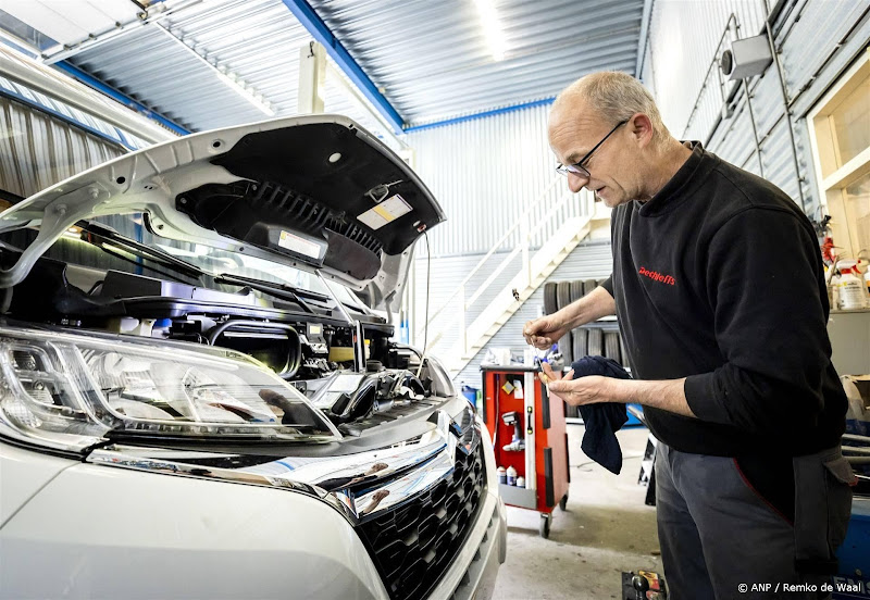 CNV: honderden autogaragemedewerkers en fietsenmakers staken