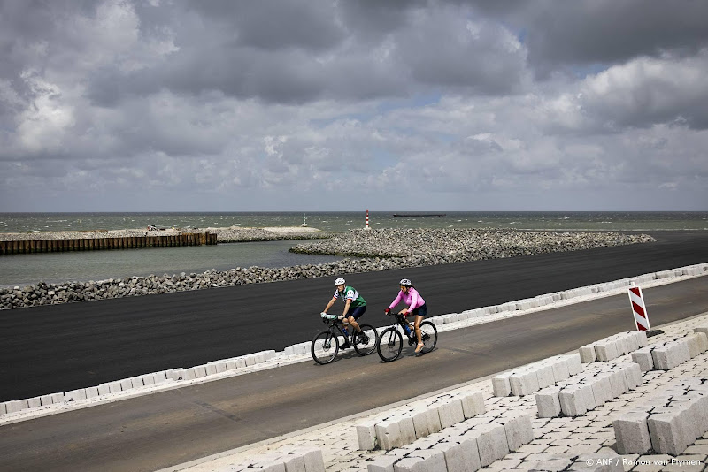 Defensie test artillerieraketten vanaf Afsluitdijk
