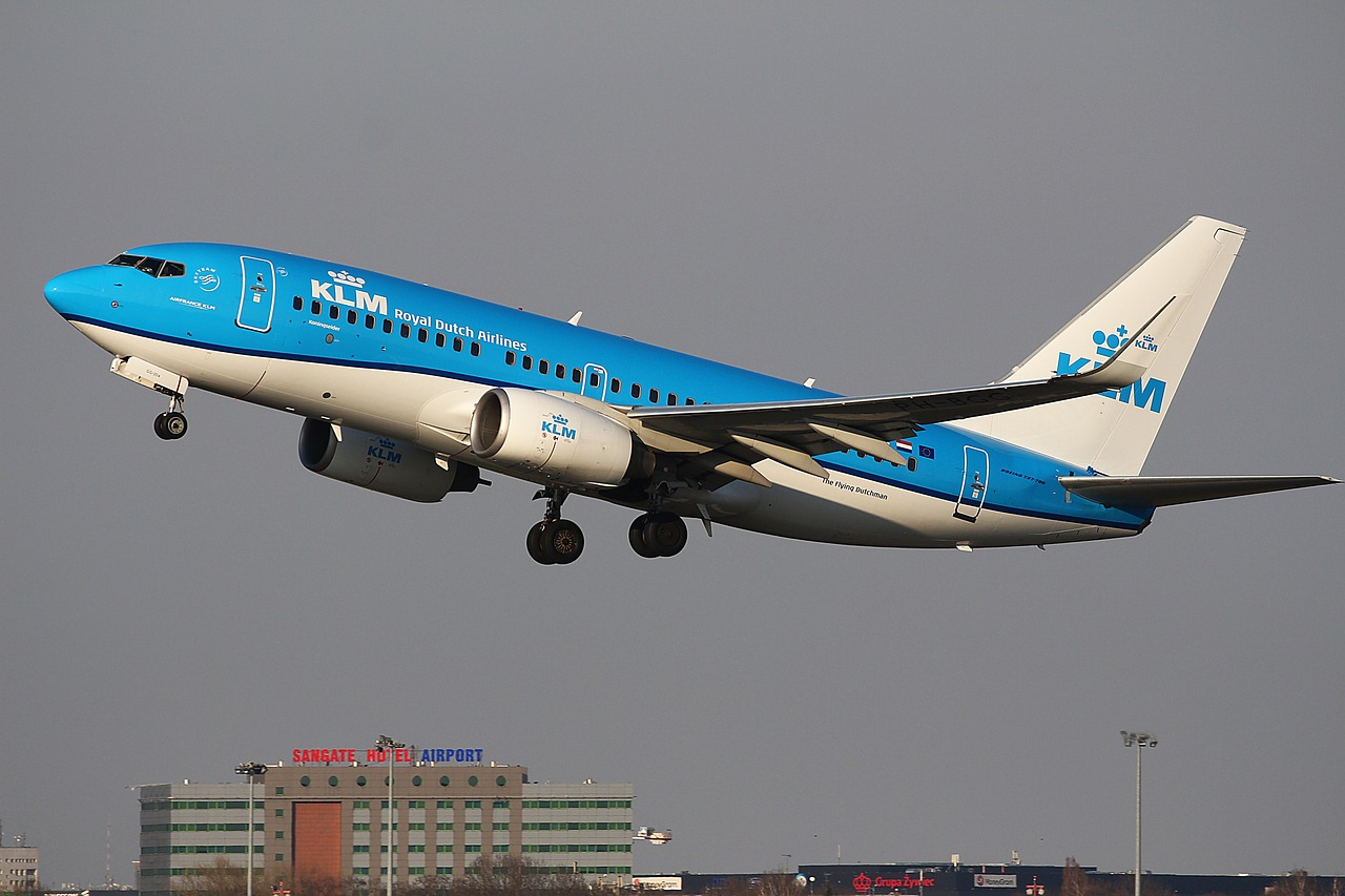 Staking grondpersoneel: morgen ruim honderd KLM-vluchten geschrapt
